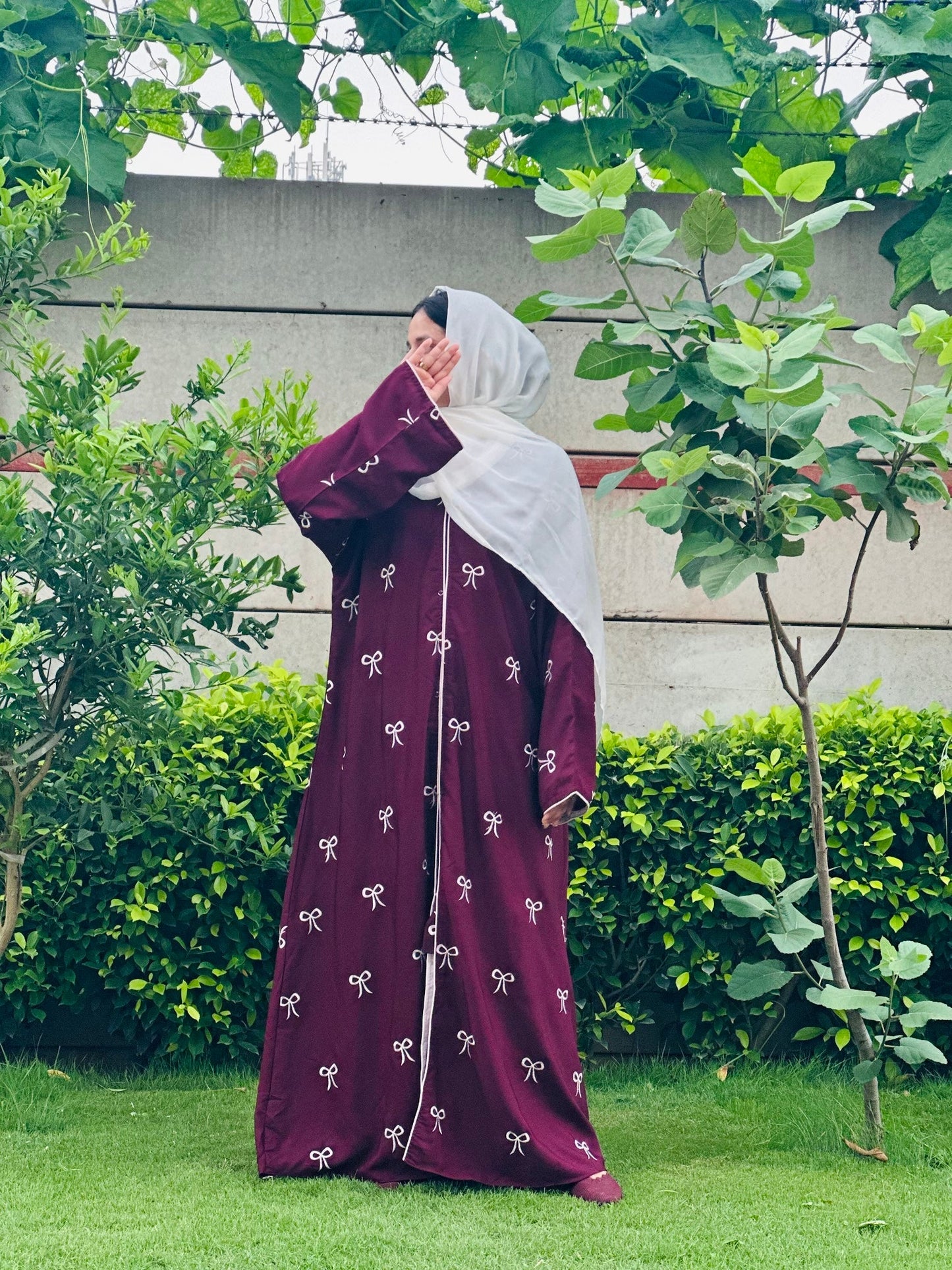 Magenta Bow Abaya